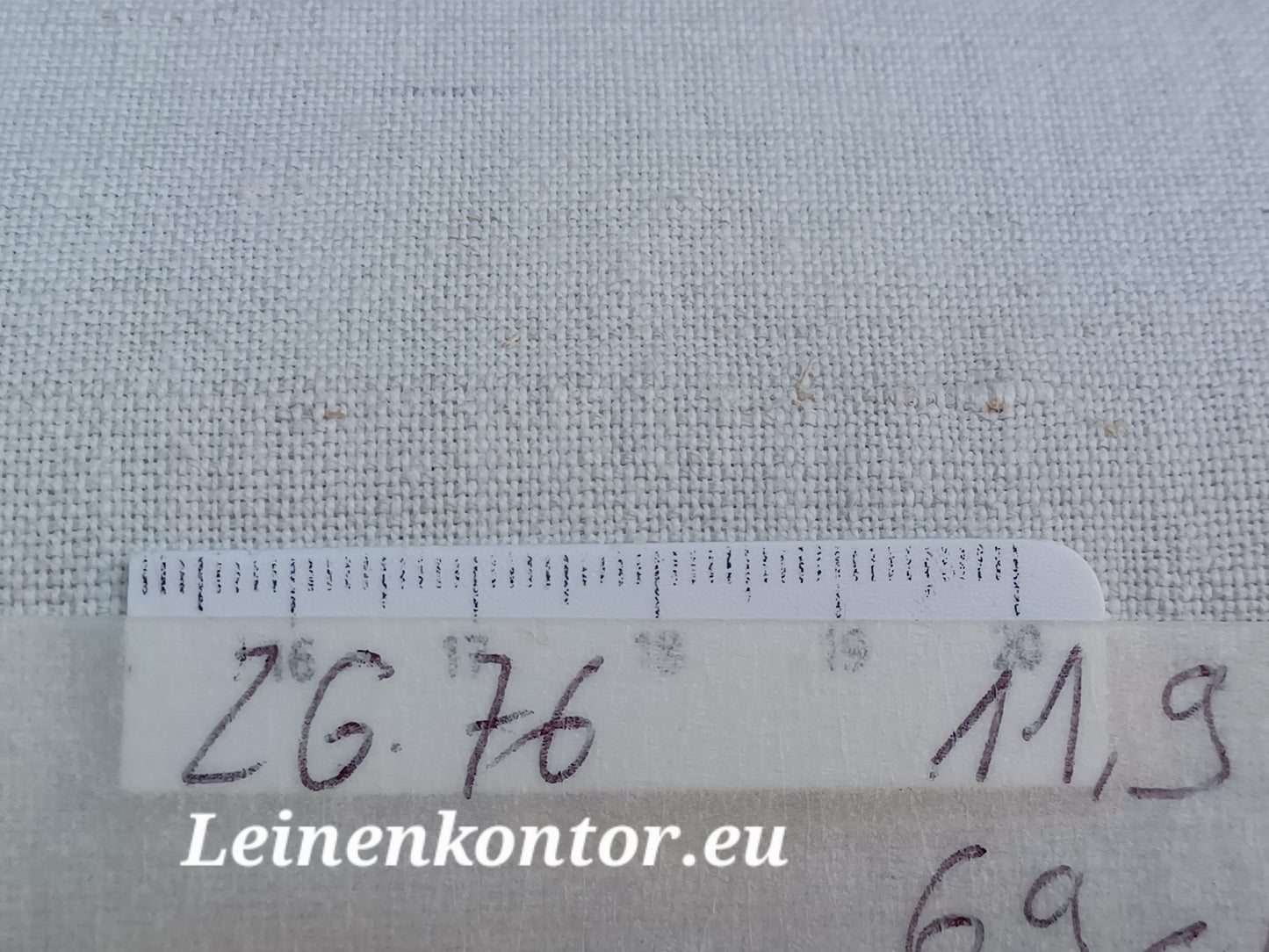 26.76 (11,9m x 0,69m x 0,6mm, 2220gr) Leinen Landhaus Leinenstoff Leinenballen