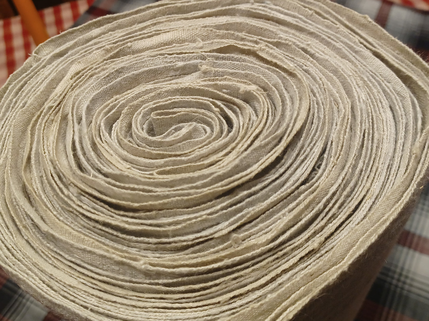 14.09 (12,6m x 0,65m x 0,65mm) Altes Bauern Leinen Landhaus Leinenstoff Leinenballen