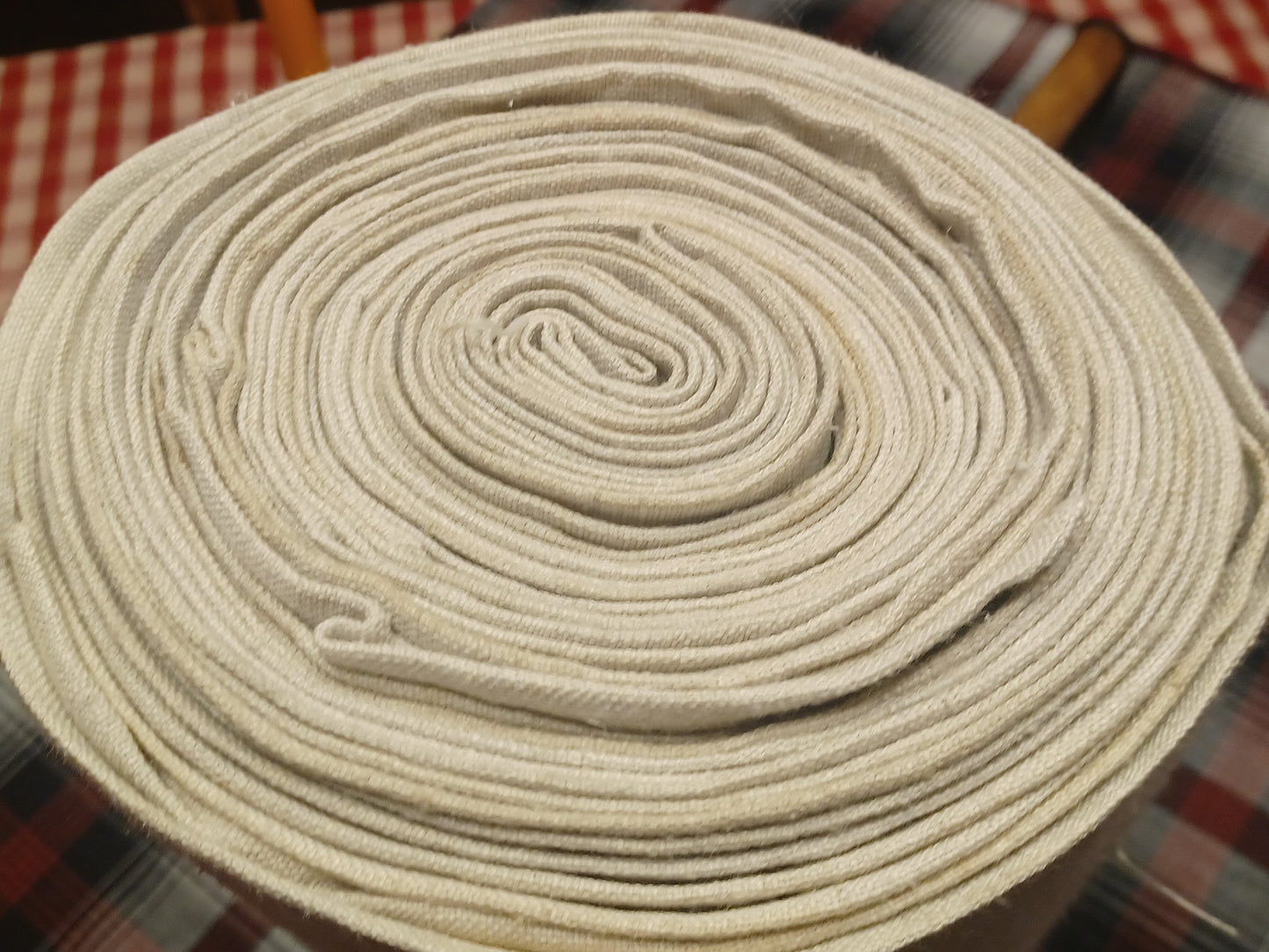 14.09 (12,6m x 0,65m x 0,65mm) Altes Bauern Leinen Landhaus Leinenstoff Leinenballen