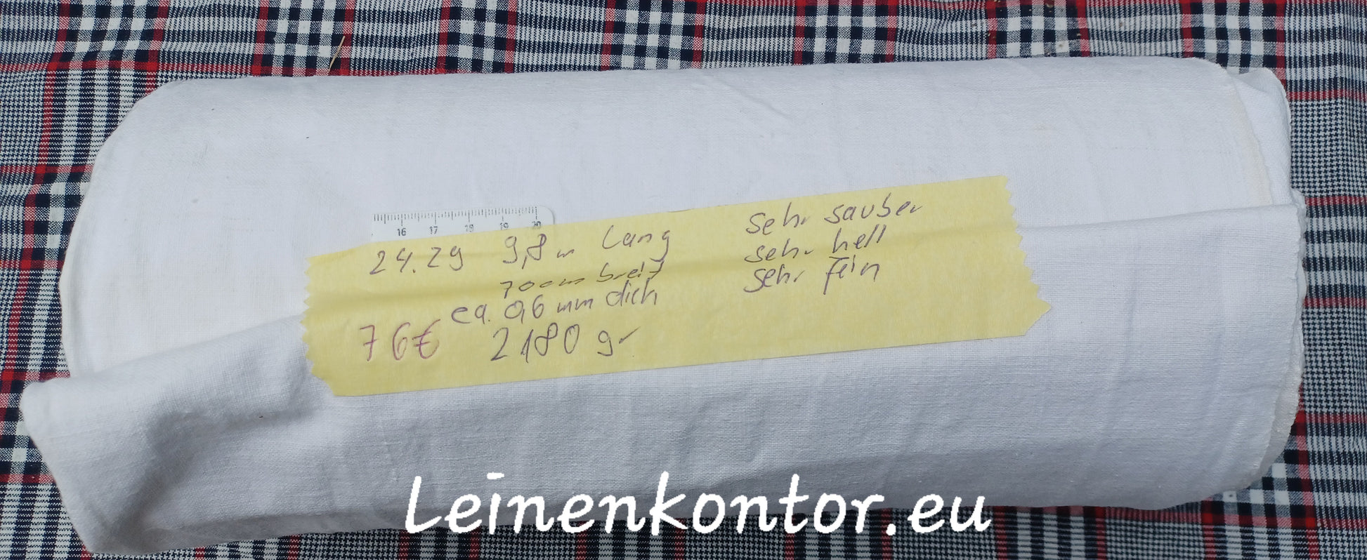 Heller Leinenballen in Vollansicht mit Etikett (Beschreibung)