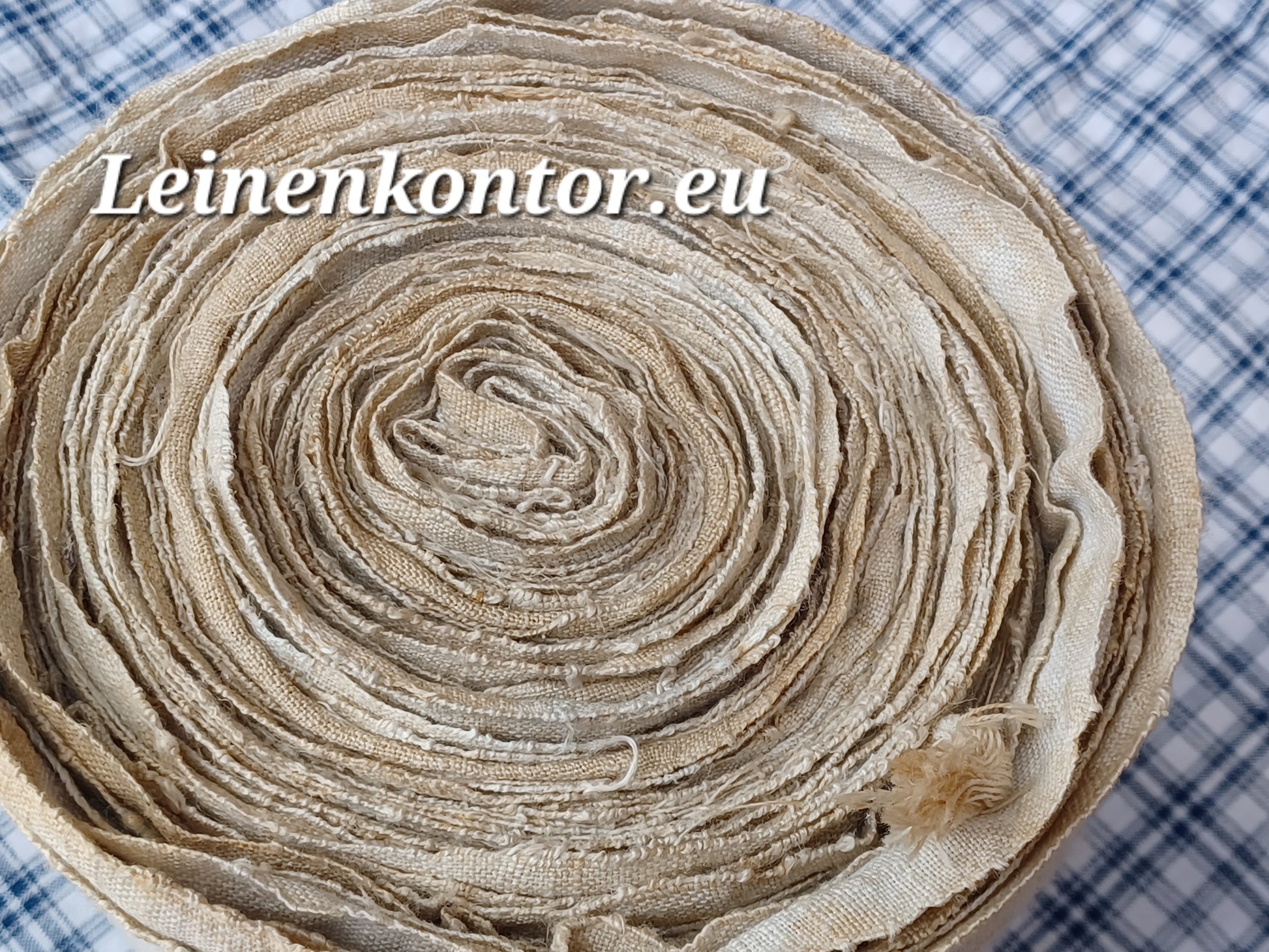 Leinenballen mit Ansicht aud die gerollte Außenseite