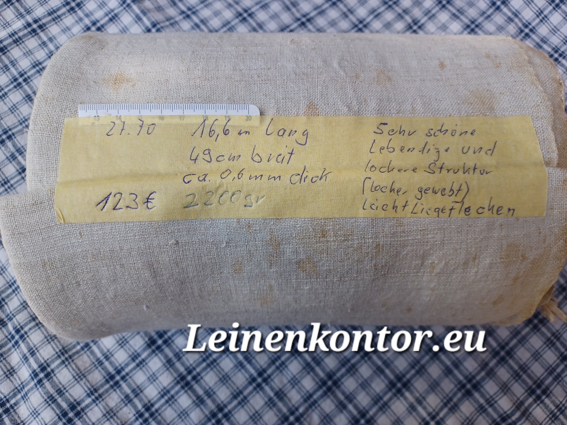 Leinenballenin Vollansicht mit Etikett