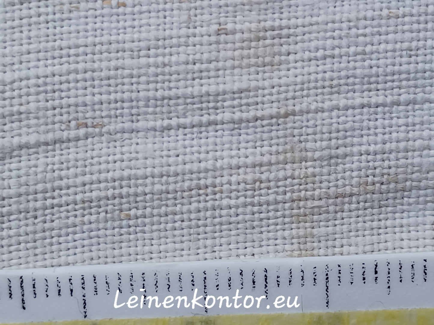 Leinenballen mit Millimeterscala 17 Fäden auf ein cm.