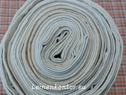 Leinenballen mit Ansicht auf gerollte Außenseite.