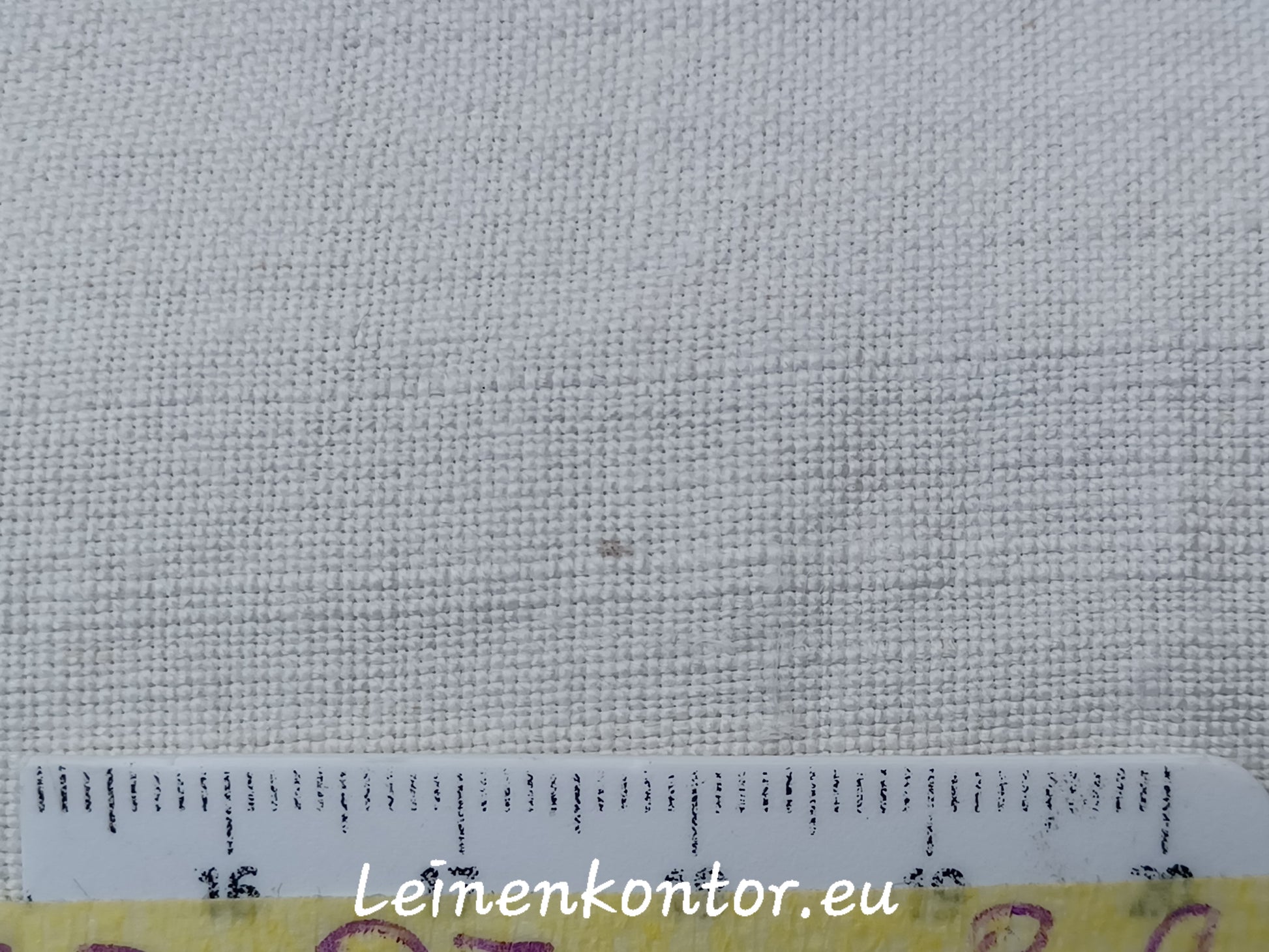 Leinenballen mit Millimeterskala 17 Fäden auf ein cm.