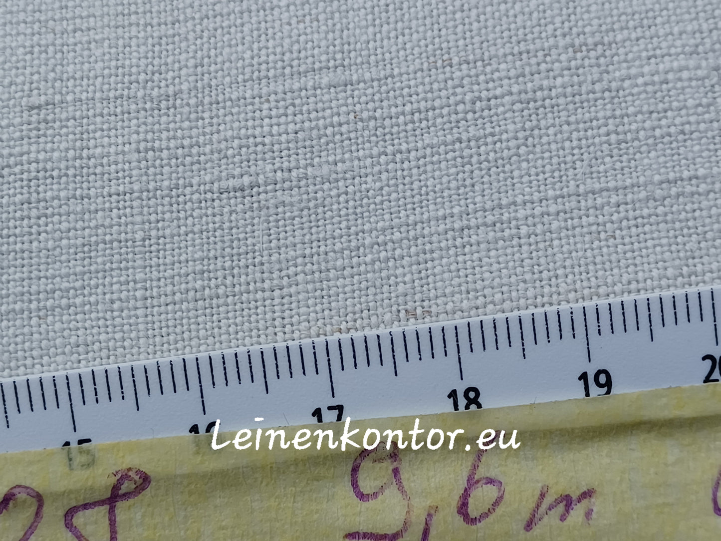 Leinenballen mit Millimeterskala 18 Fäden auf ein cm.