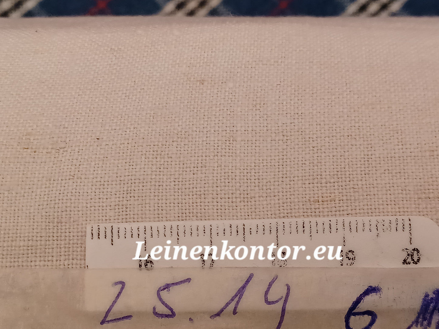 Leinenballen mit Millimeterskala 17 Fäden auf ein cm.