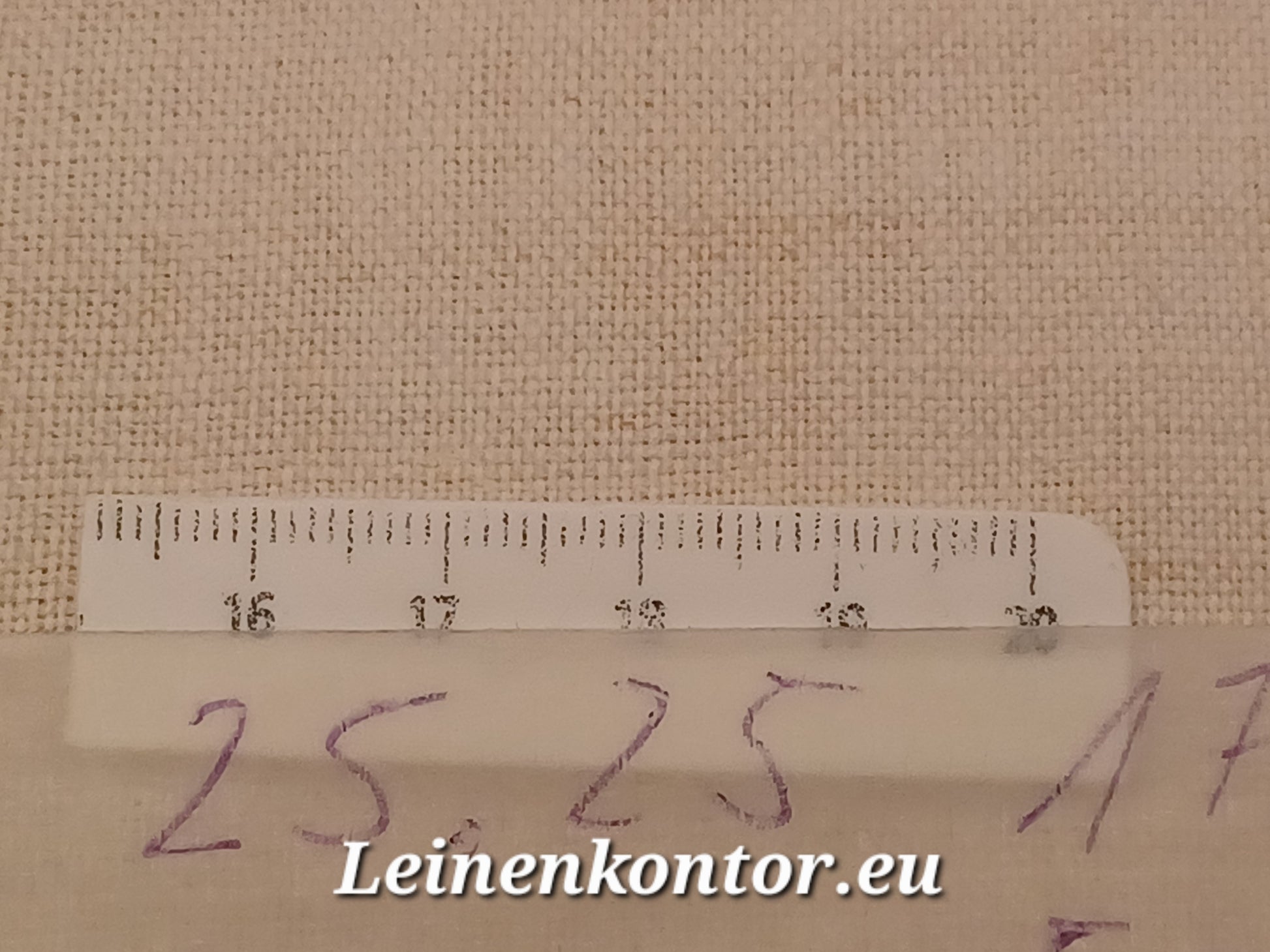 Leinenballen mit Millimeterskala 16 Fäden auf ein cm.