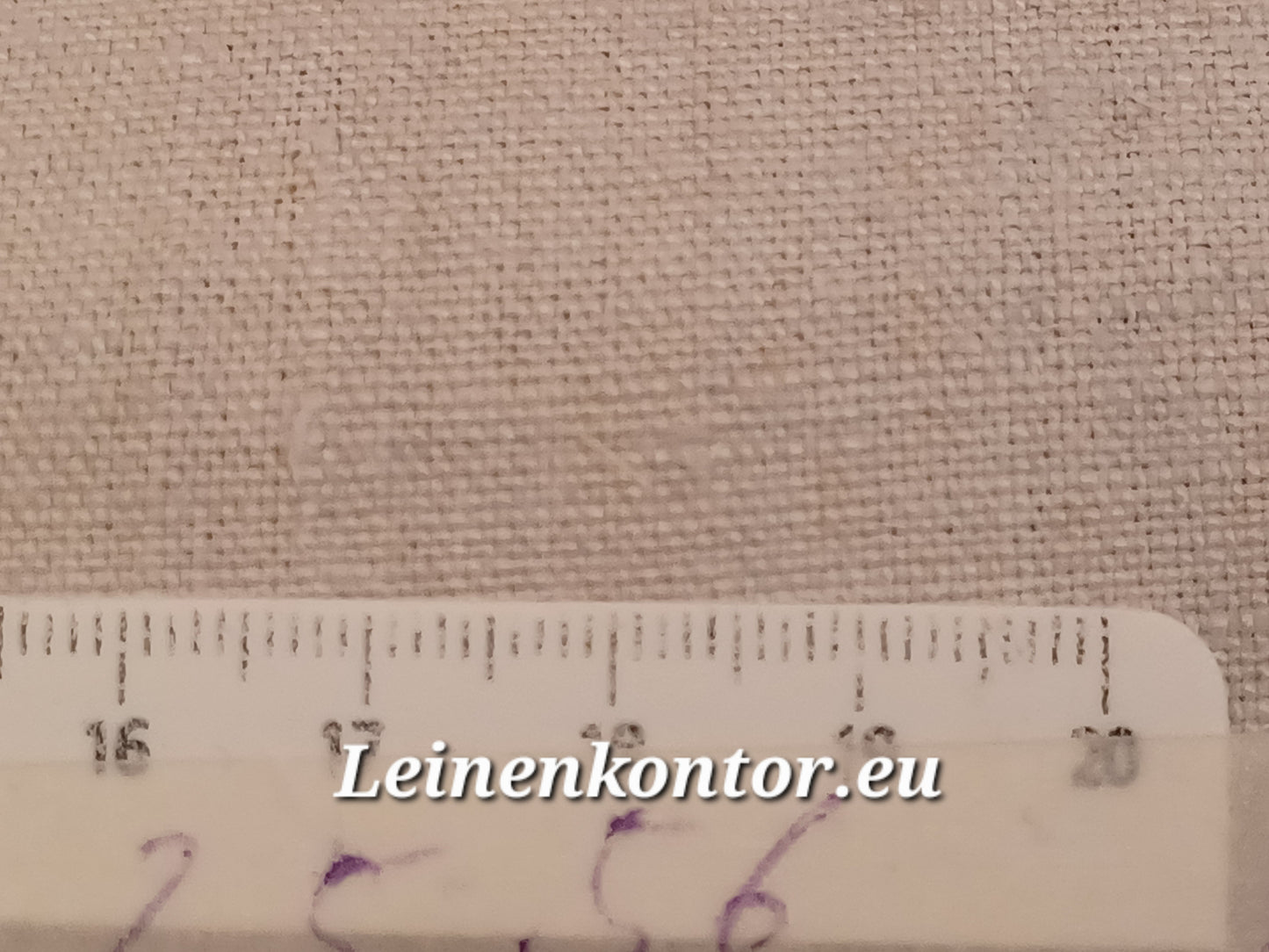 Leinenballen mit Millimeterskala 17 Fäden auf ein cm.