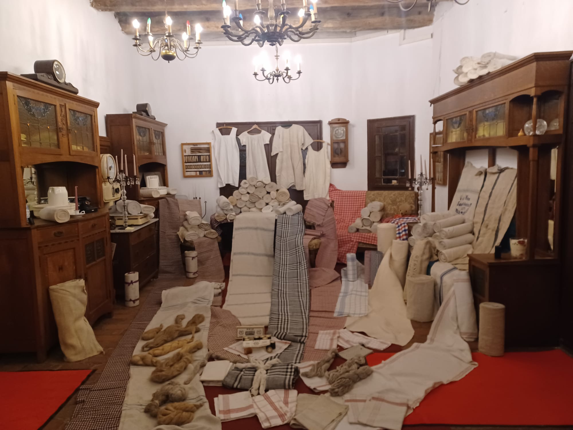 Altes Bauernleinen in vielfältiger Form