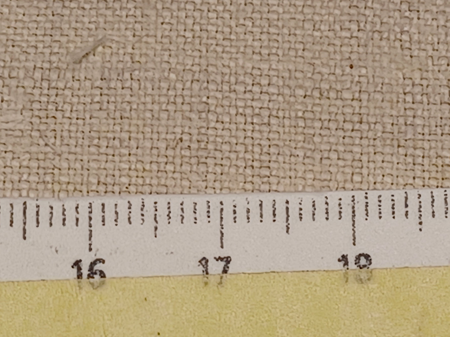 Leinenballen mit Millimeterskala 17 Fäden auf ein cm.