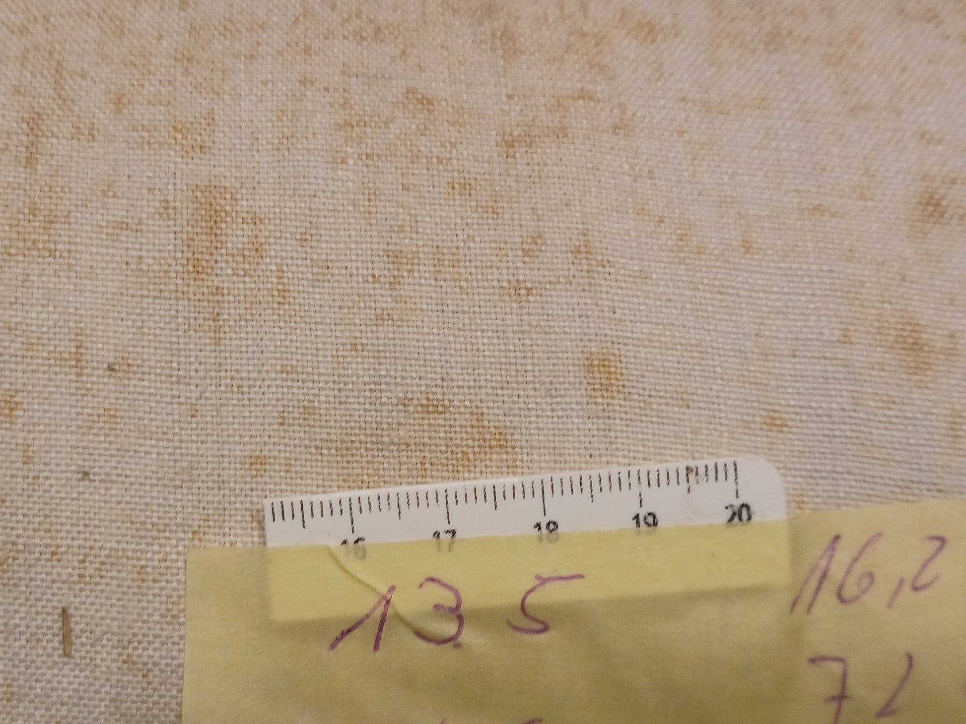 Leinenballen mit Millimeterskala 18 Fäden auf ein cm.