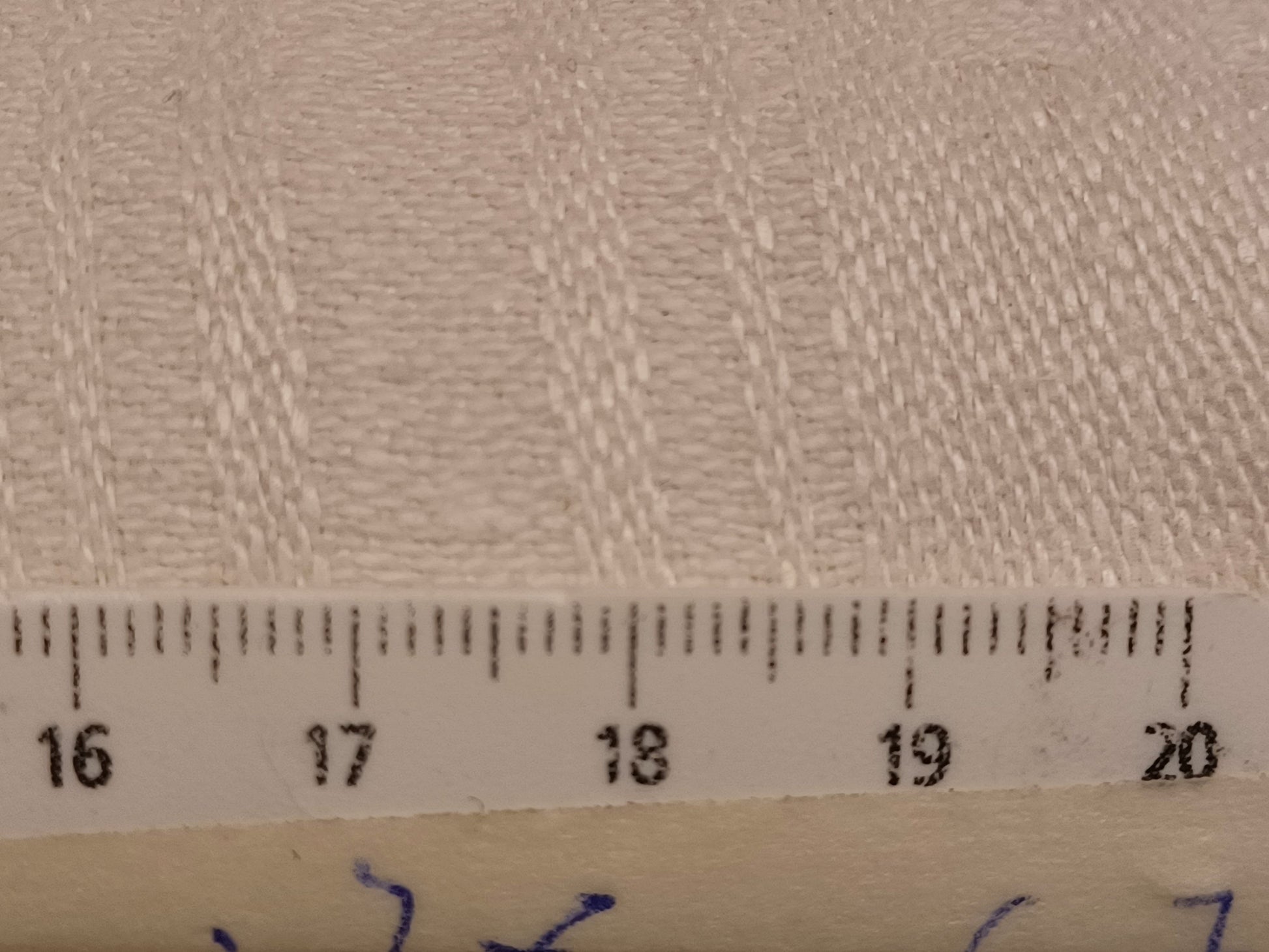 Leinenballen mit Millimeterskala gemusterte Struktur