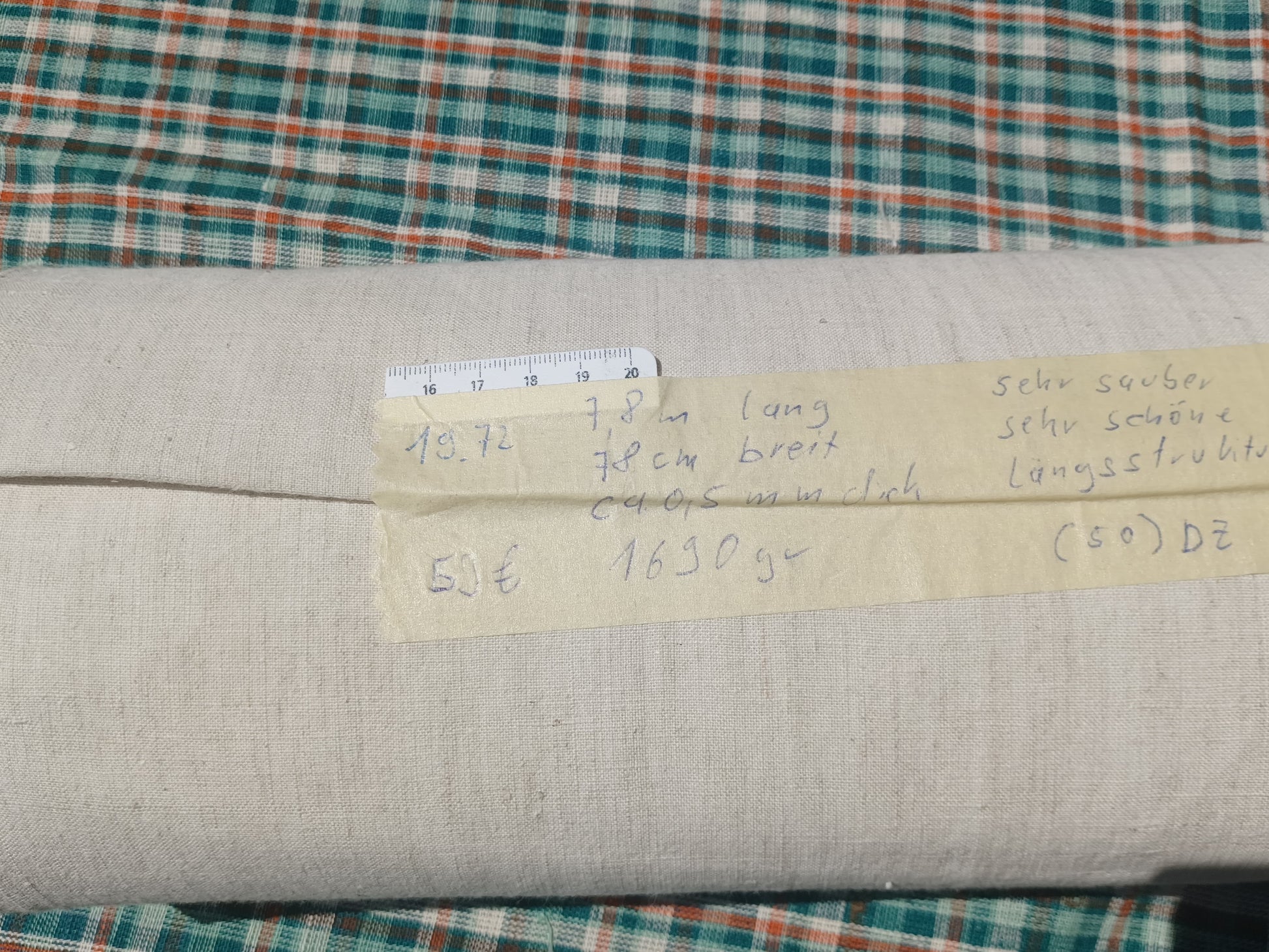 Leinenballen mit Etikett (Beschreibung)
