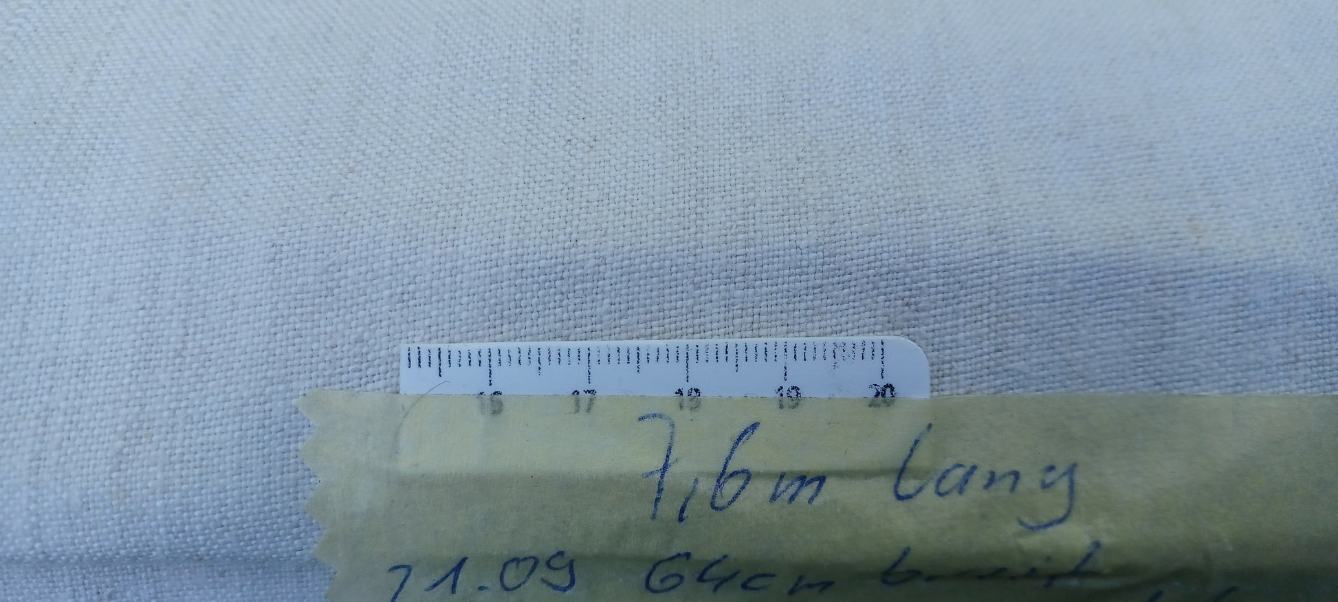 Leinenballen mit Etikett (Beschreibung)